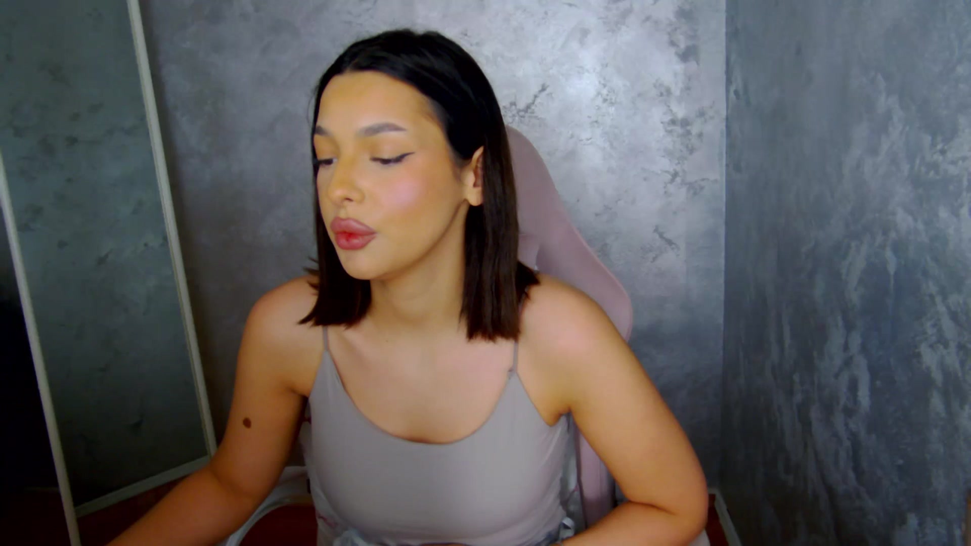 Gallery image thumbnail from WonderWomann's myfreecams stream on, 01/26/2026, 17:08 image 4 of 20