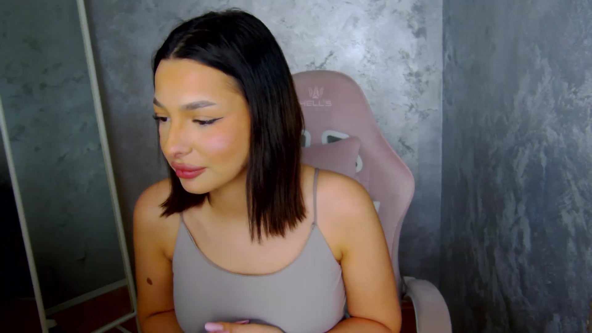 Gallery image thumbnail from WonderWomann's myfreecams stream on, 01/26/2026, 17:08 image 13 of 20