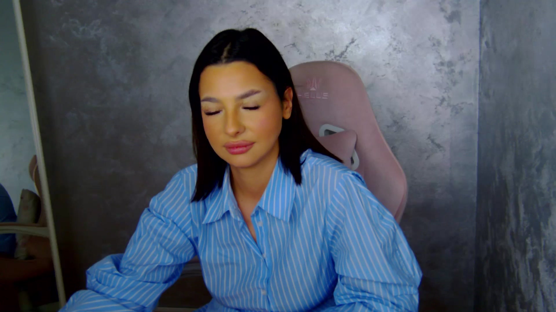 Gallery image thumbnail from WonderWomann's myfreecams stream on, 01/29/2026, 19:06 image 13 of 20