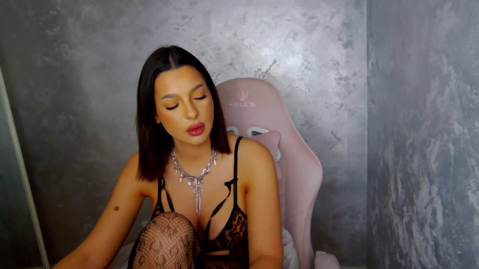 Gallery image thumbnail from WonderWomann's myfreecams stream on, 01/30/2026, 19:10 image 14 of 20