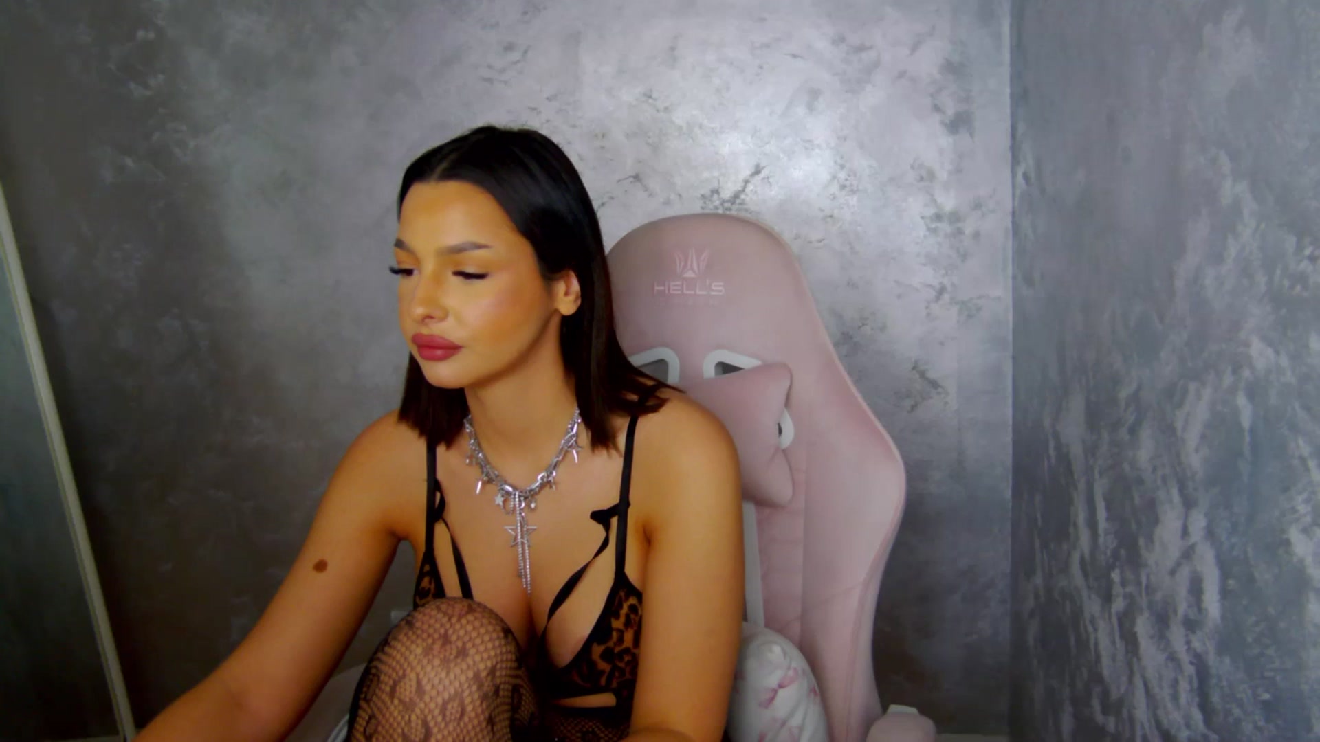 Gallery image thumbnail from WonderWomann's myfreecams stream on, 01/30/2026, 19:10 image 17 of 20