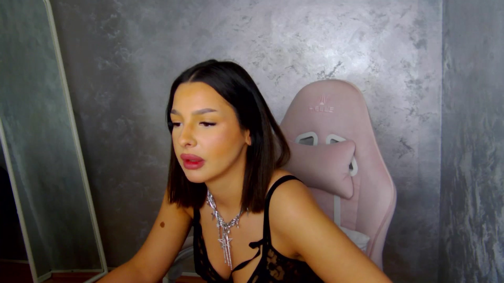 Gallery image thumbnail from WonderWomann's myfreecams stream on, 01/30/2026, 19:48 image 14 of 20