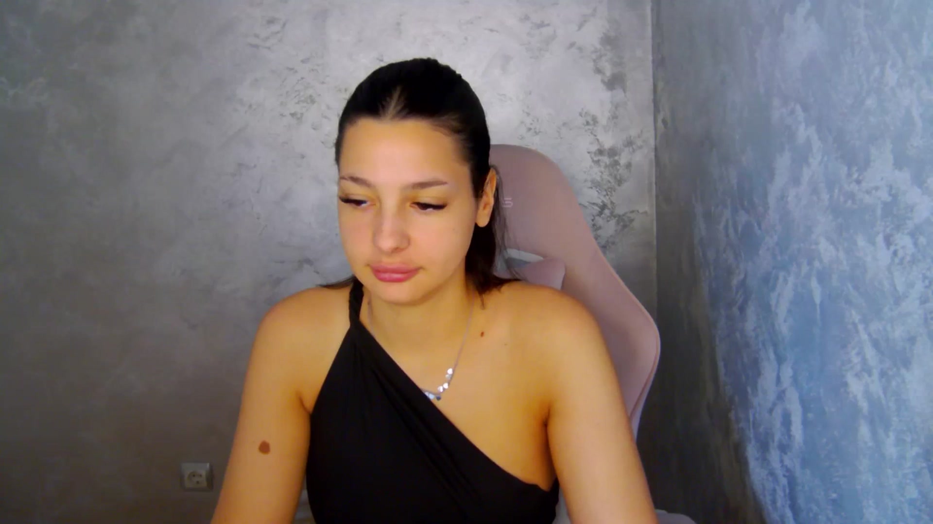Gallery image thumbnail from WonderWomann's myfreecams stream on, 02/03/2026, 15:06 image 6 of 20
