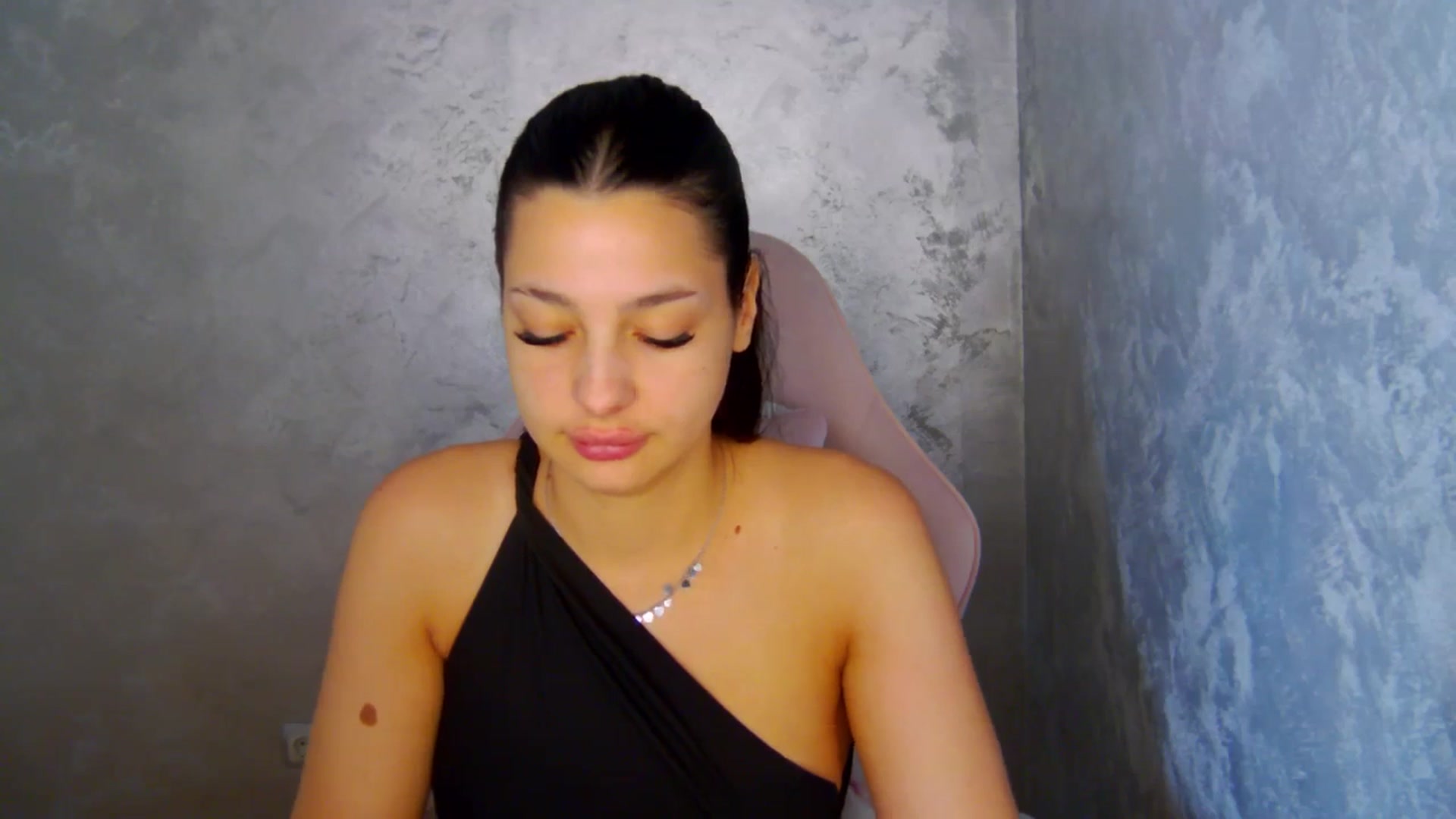 Gallery image thumbnail from WonderWomann's myfreecams stream on, 02/03/2026, 15:06 image 5 of 20