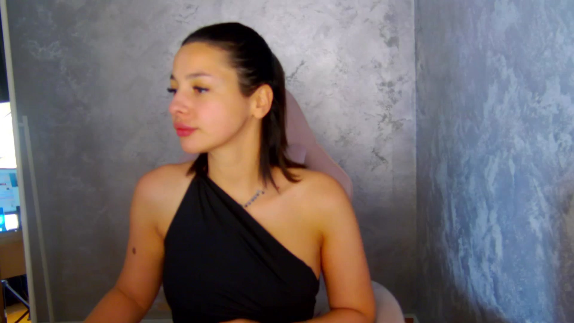 Gallery image thumbnail from WonderWomann's myfreecams stream on, 02/03/2026, 16:01 image 16 of 20