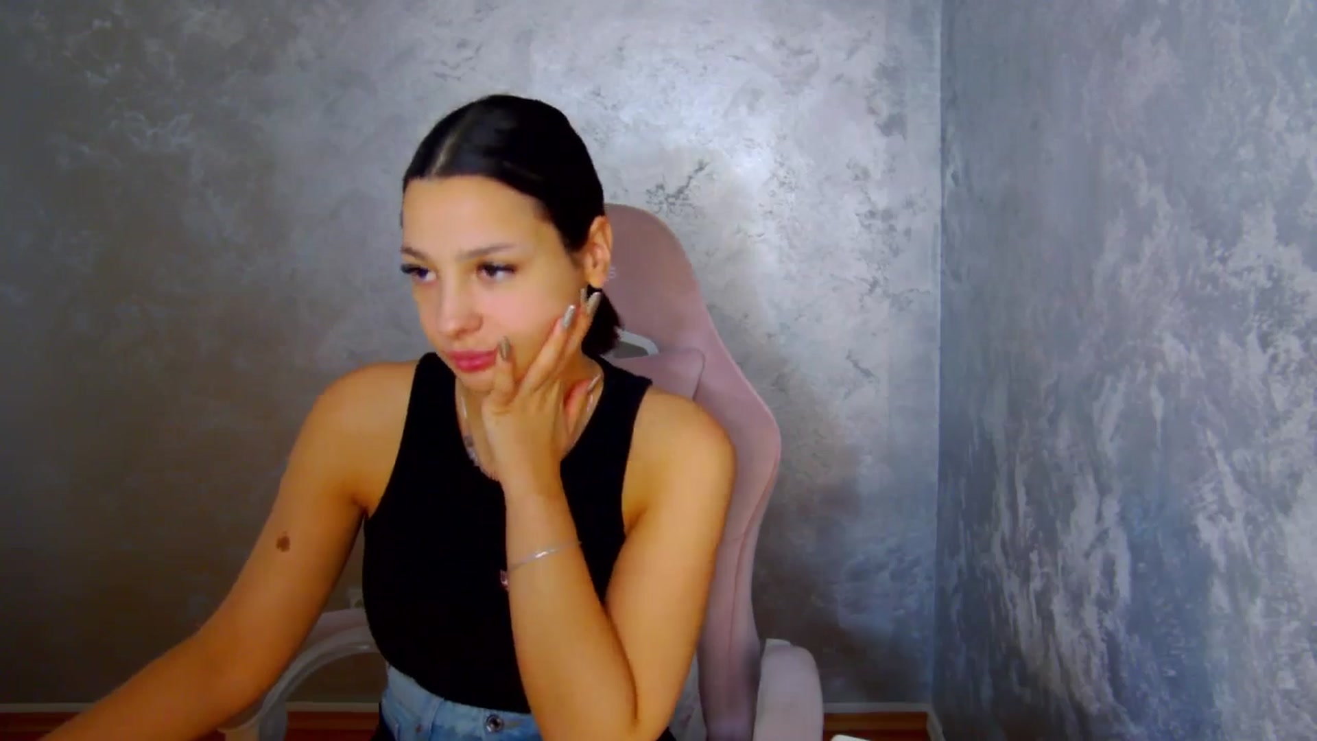 Gallery image thumbnail from WonderWomann's myfreecams stream on, 02/05/2026, 14:38 image 19 of 20