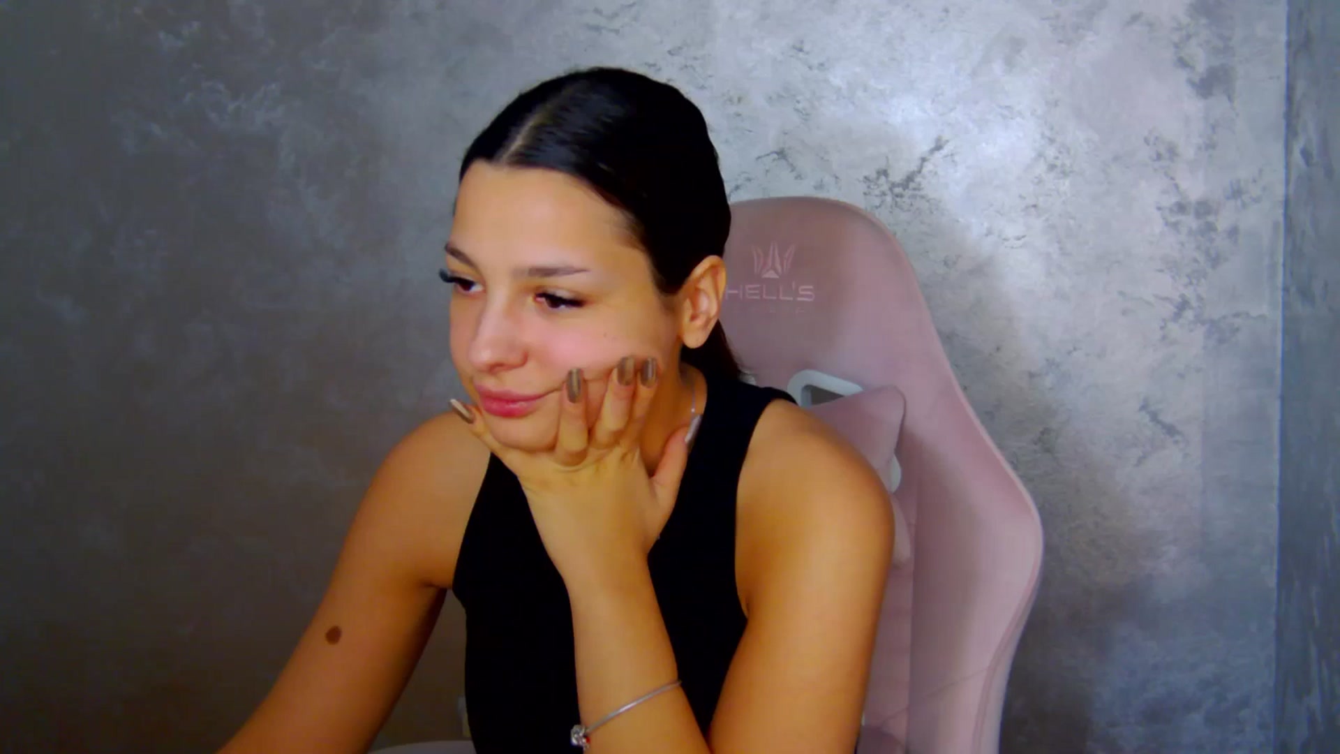 Gallery image thumbnail from WonderWomann's myfreecams stream on, 02/05/2026, 15:21 image 9 of 20