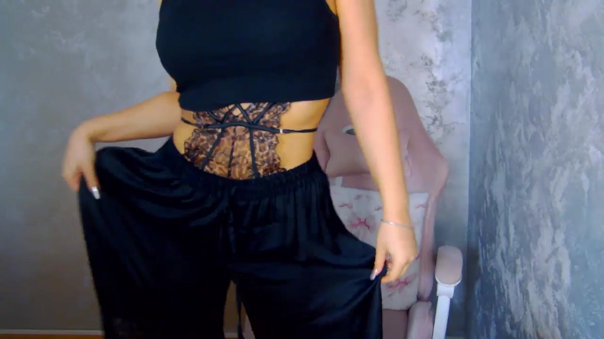 Gallery image thumbnail from WonderWomann's myfreecams stream on, 02/06/2026, 14:31 image 18 of 20