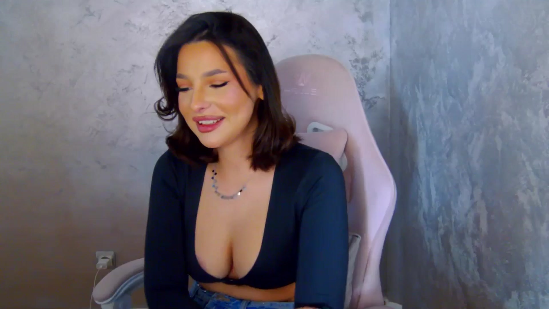 Gallery image thumbnail from WonderWomann's myfreecams stream on, 02/13/2026, 15:02 image 15 of 20