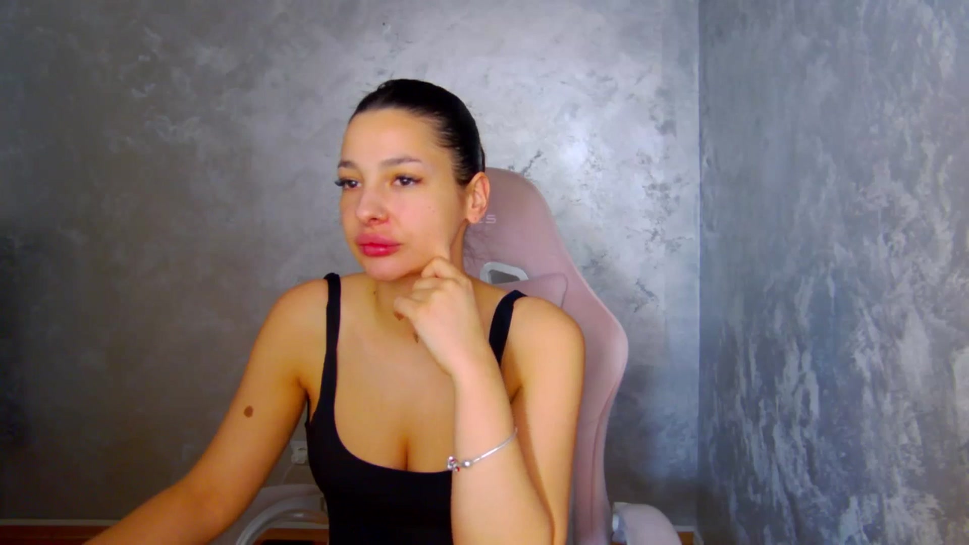 Gallery image thumbnail from WonderWomann's myfreecams stream on, 02/17/2026, 16:18 image 11 of 20