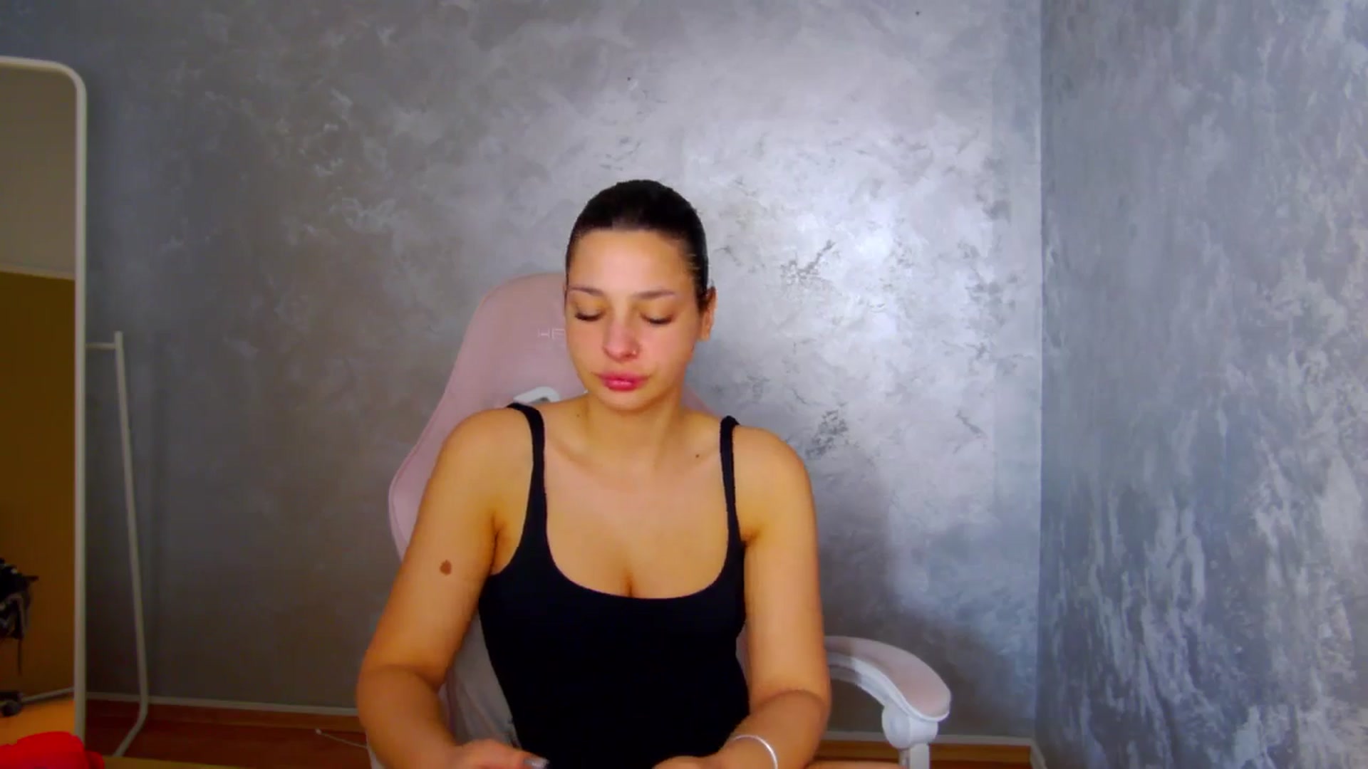 Gallery image thumbnail from WonderWomann's myfreecams stream on, 02/17/2026, 19:10 image 15 of 20