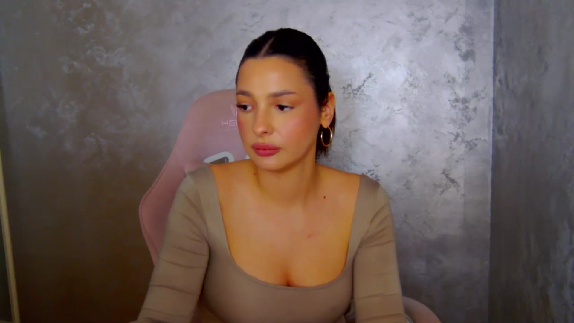 Gallery image thumbnail from WonderWomann's myfreecams stream on, 03/05/2026, 16:03 image 18 of 20