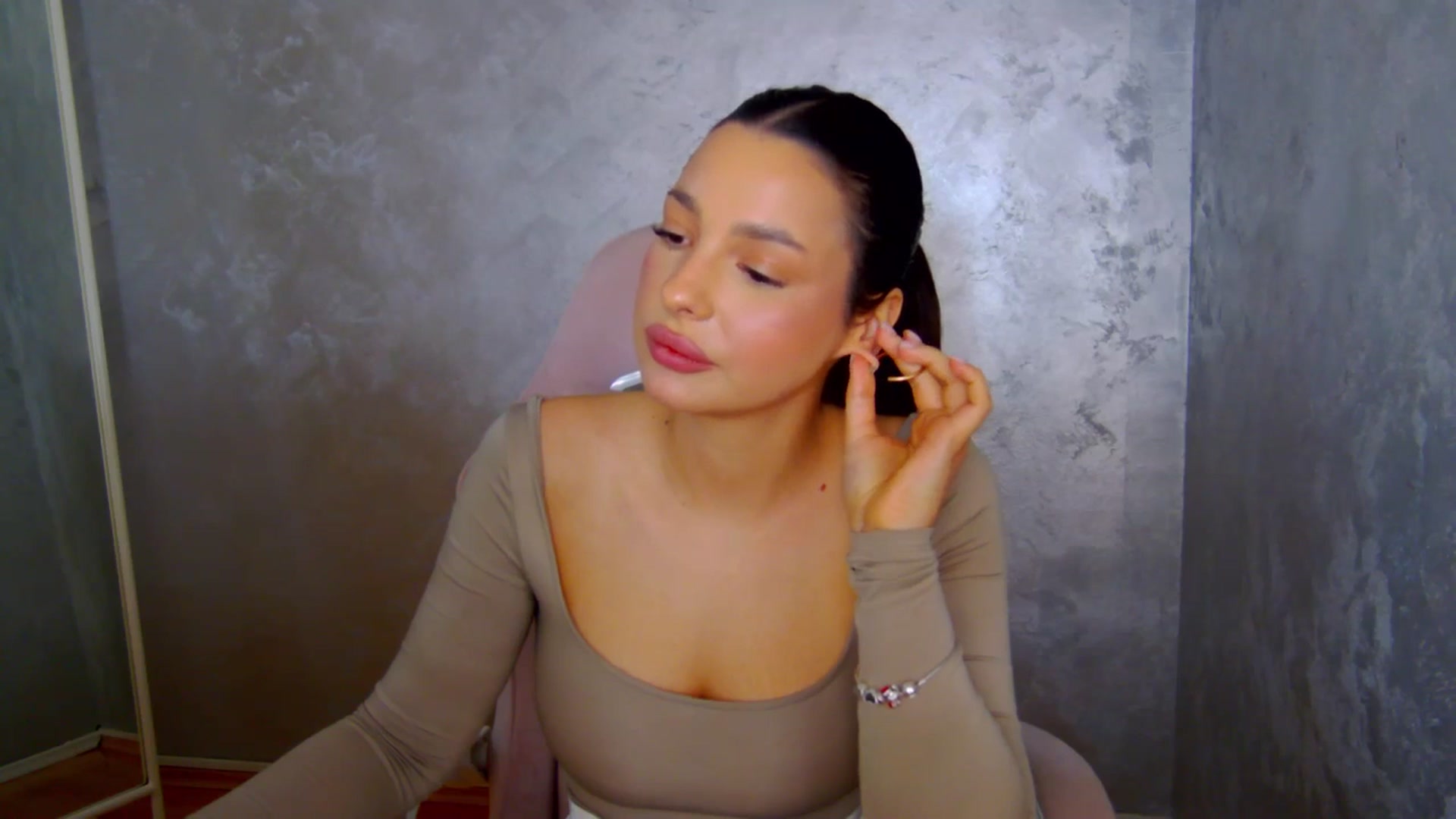 Gallery image thumbnail from WonderWomann's myfreecams stream on, 03/05/2026, 16:03 image 11 of 20