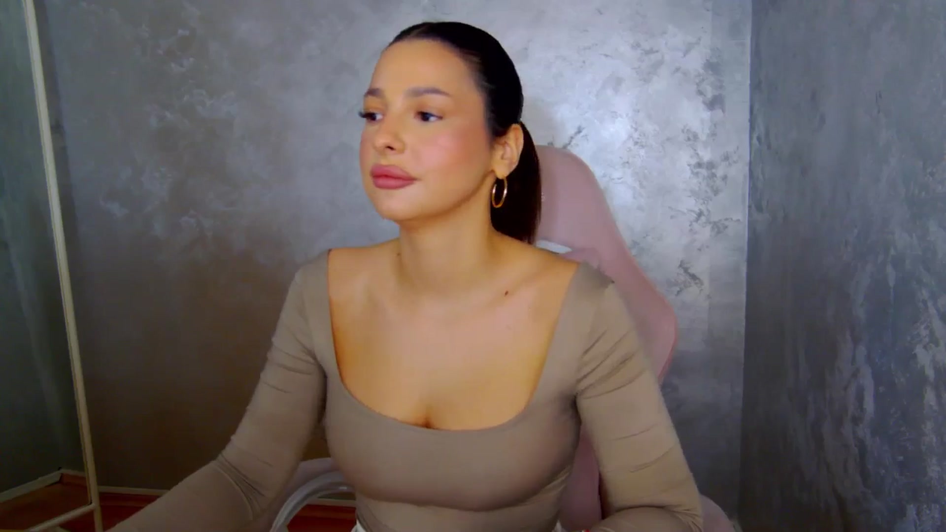 Gallery image thumbnail from WonderWomann's myfreecams stream on, 03/05/2026, 16:03 image 2 of 20