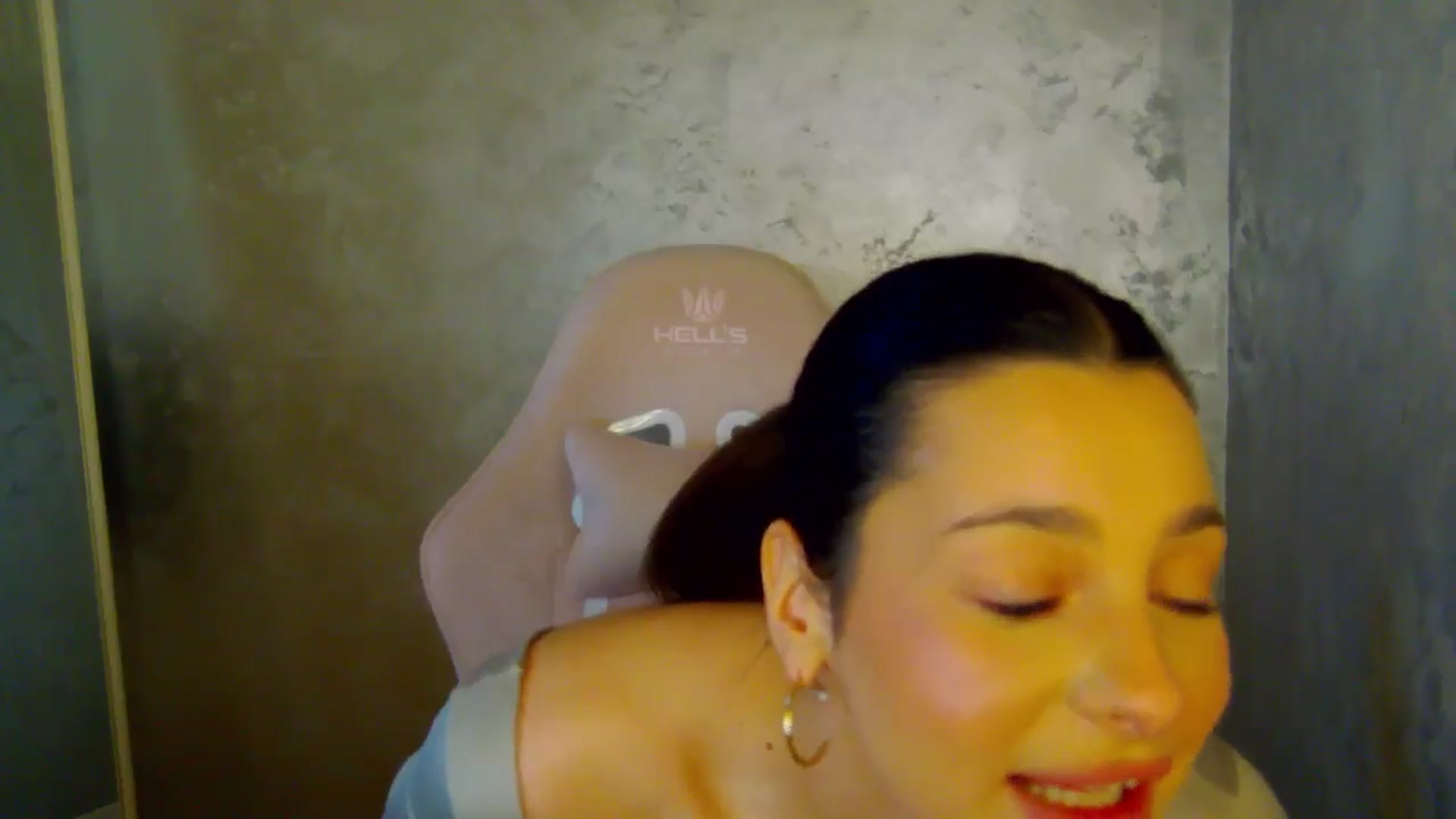 Gallery image thumbnail from WonderWomann's myfreecams stream on, 03/05/2026, 19:54 image 12 of 20