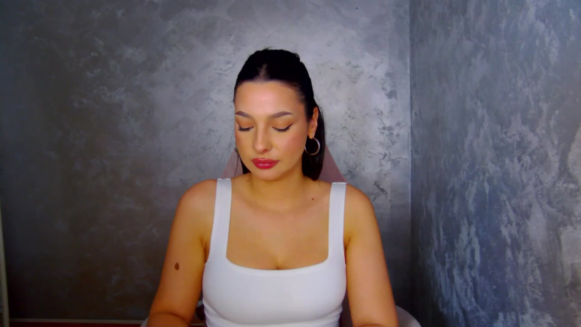 Gallery image thumbnail from WonderWomann's myfreecams stream on, 03/07/2026, 18:46 image 6 of 20