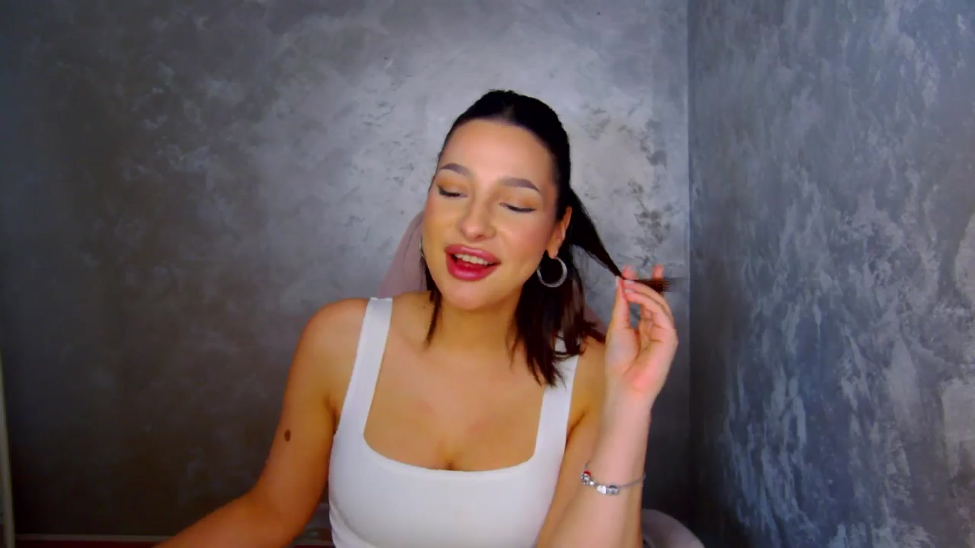 Gallery image thumbnail from WonderWomann's myfreecams stream on, 03/07/2026, 18:46 image 7 of 20
