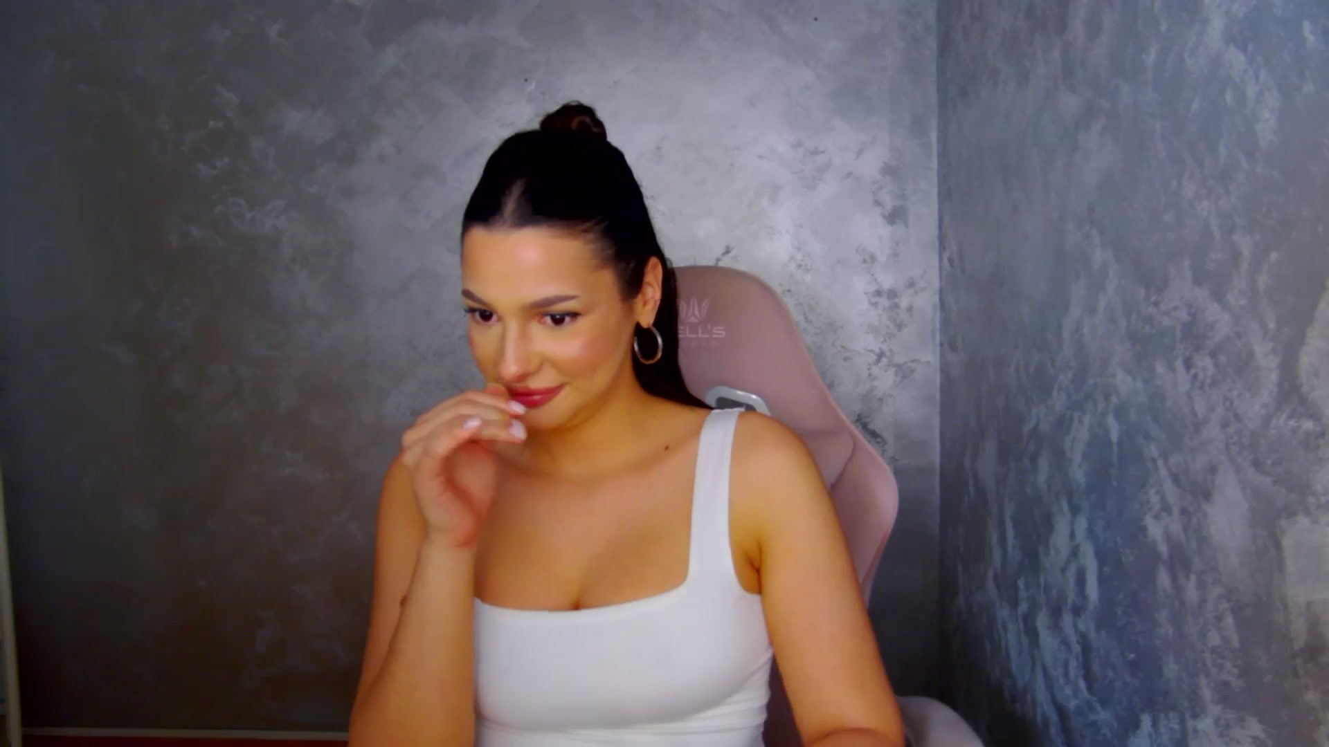 Gallery image thumbnail from WonderWomann's myfreecams stream on, 03/07/2026, 18:46 image 10 of 20