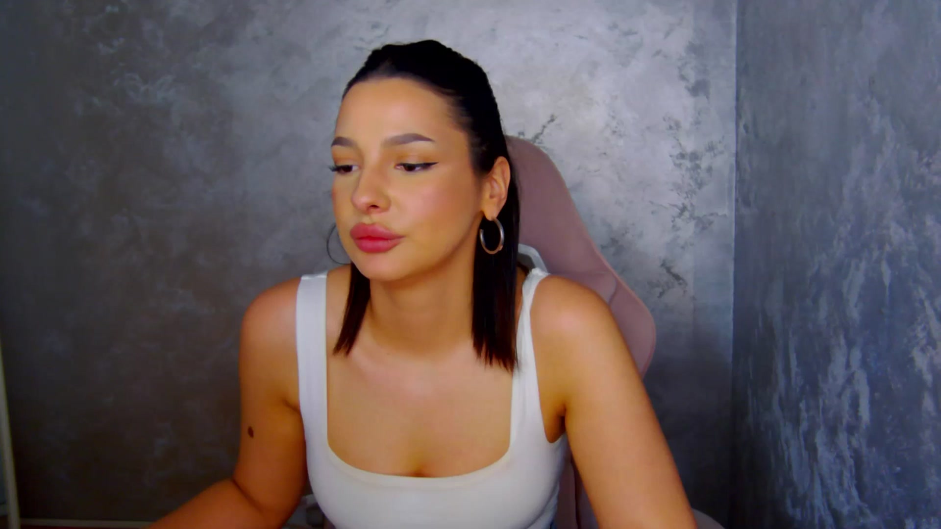 Gallery image thumbnail from WonderWomann's myfreecams stream on, 03/07/2026, 19:41 image 2 of 20