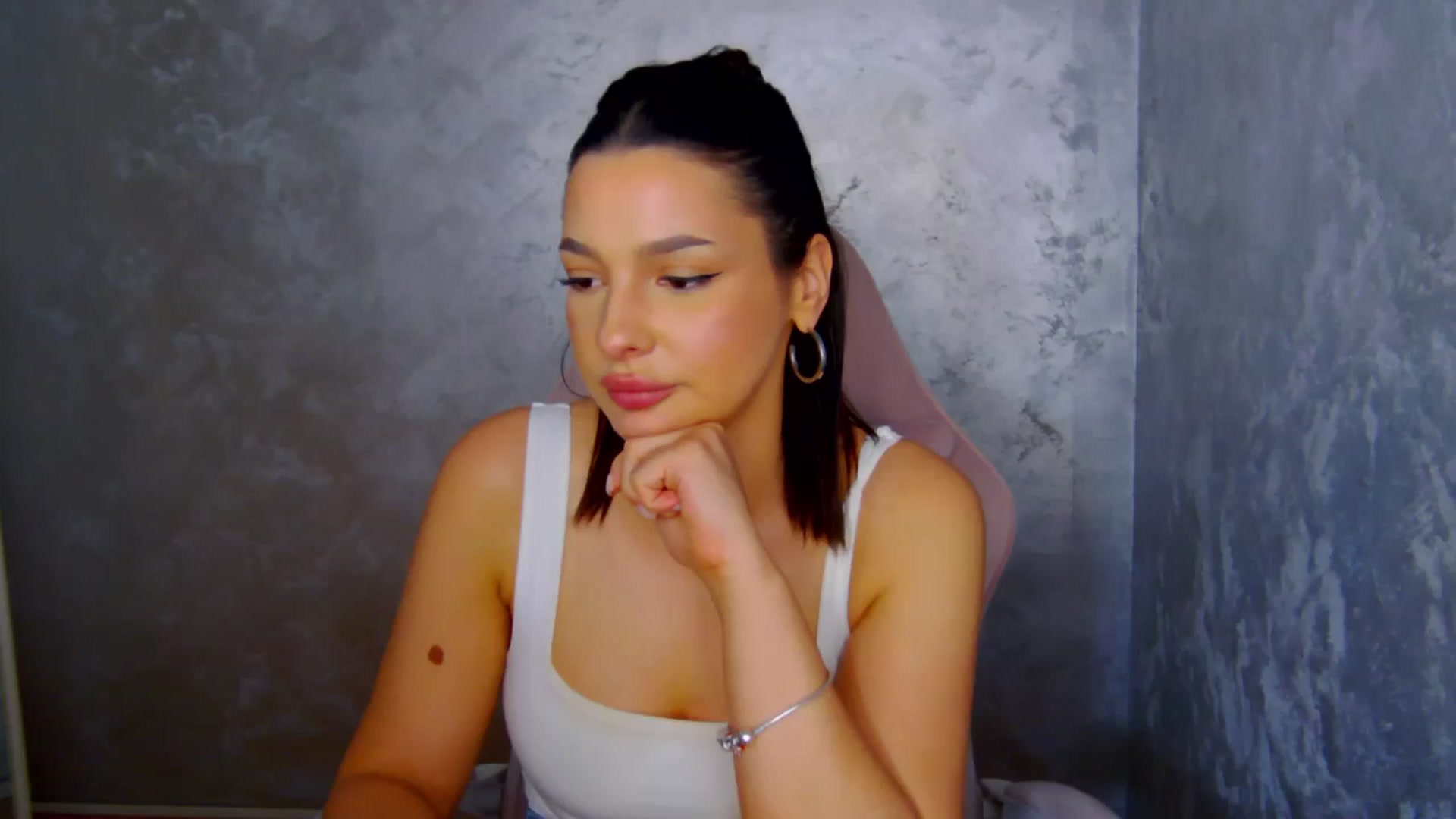 Gallery image thumbnail from WonderWomann's myfreecams stream on, 03/07/2026, 19:41 image 1 of 20