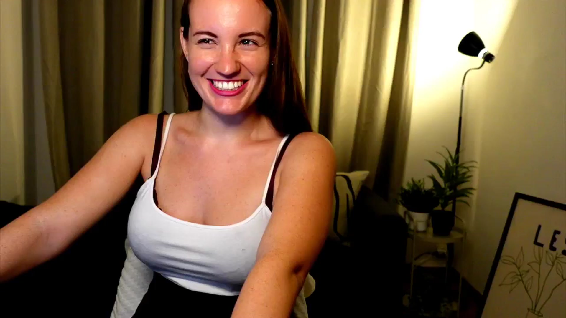 Gallery image thumbnail from Wonderr_Woman's myfreecams stream on, 09/29/2024, 14:42 image 7 of 20