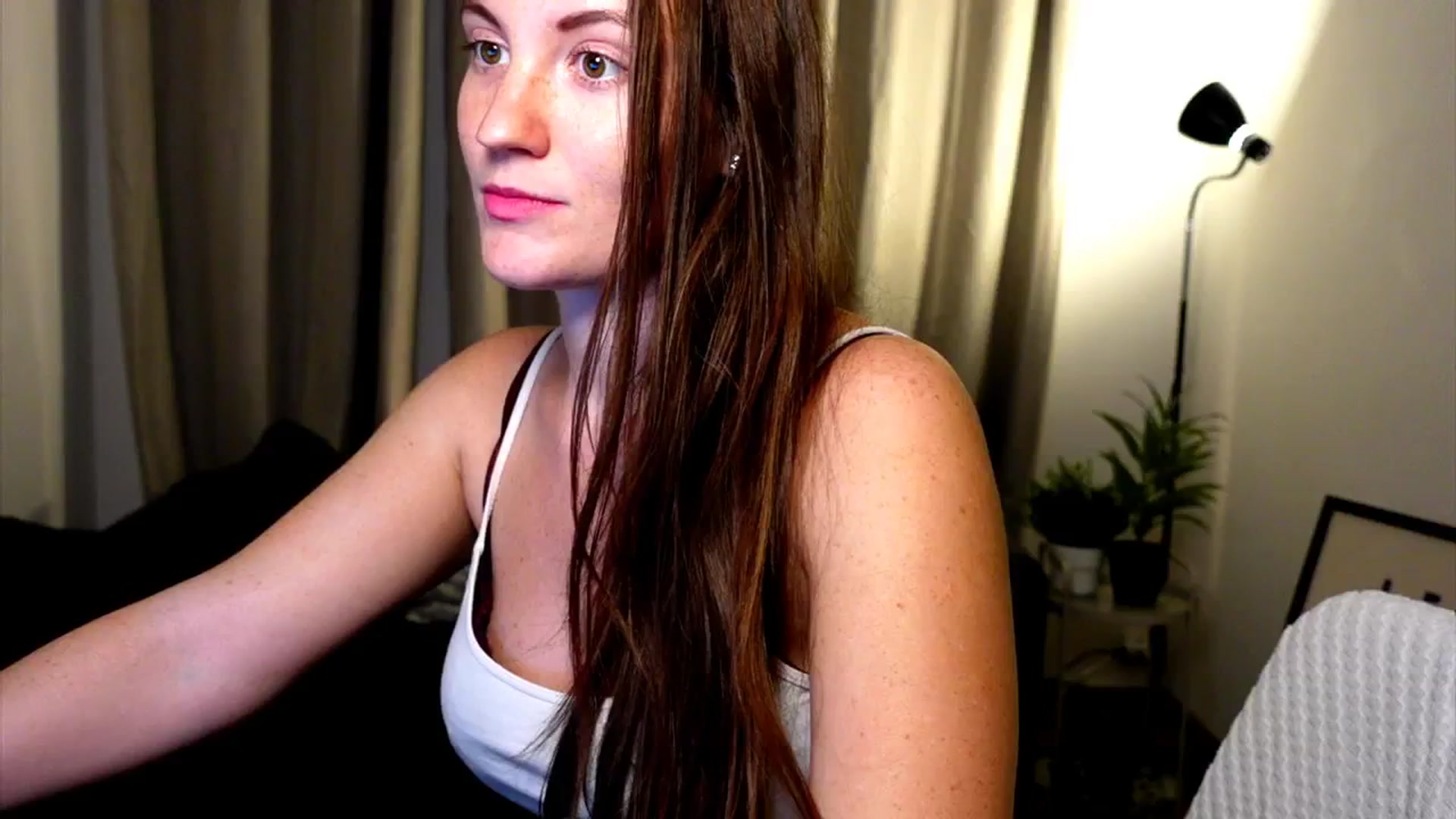 Gallery image thumbnail from Wonderr_Woman's myfreecams stream on, 09/29/2024, 14:42 image 14 of 20