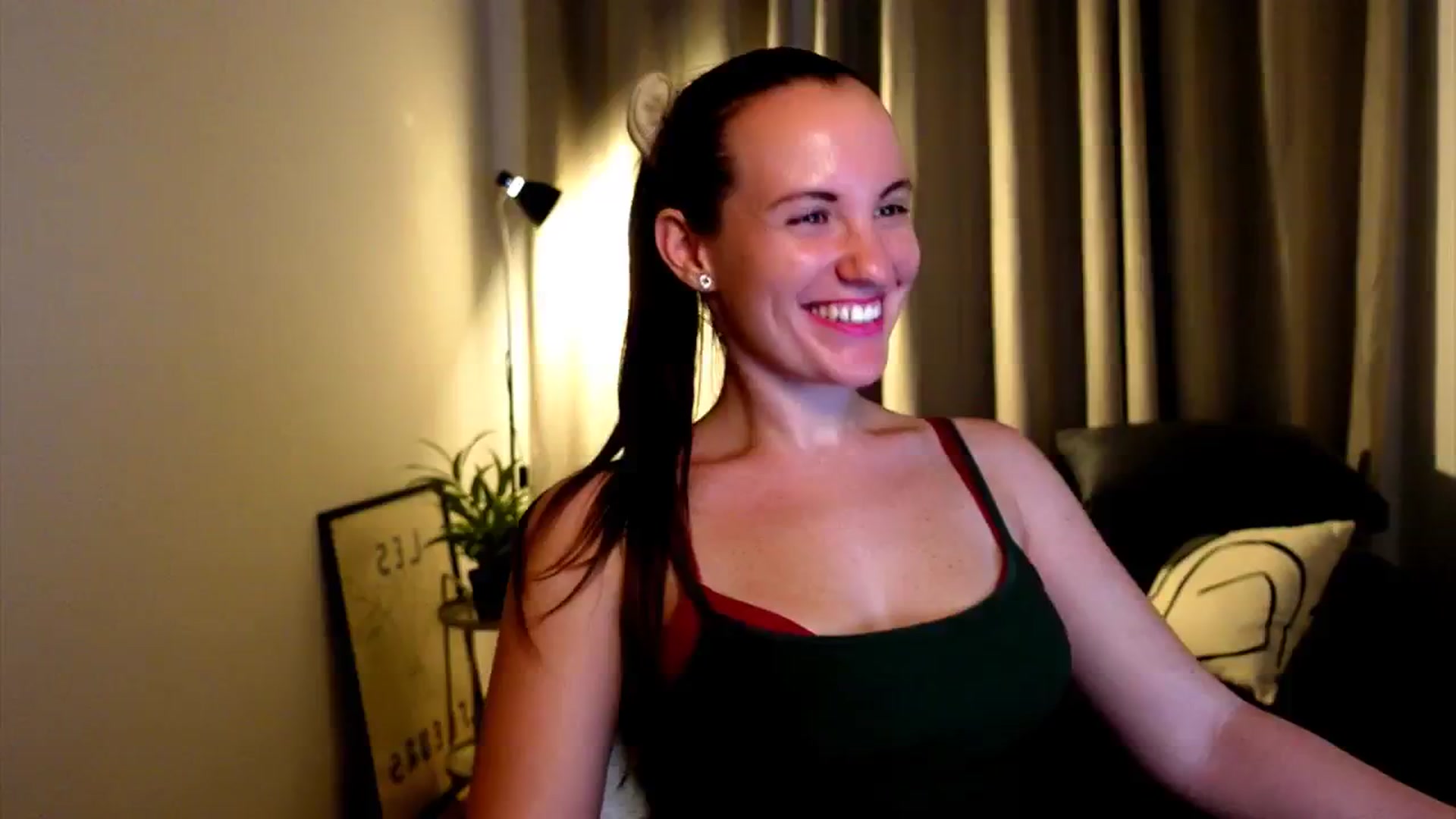 Gallery image thumbnail from Wonderr_Woman's myfreecams stream on, 10/06/2024, 22:15 image 20 of 20