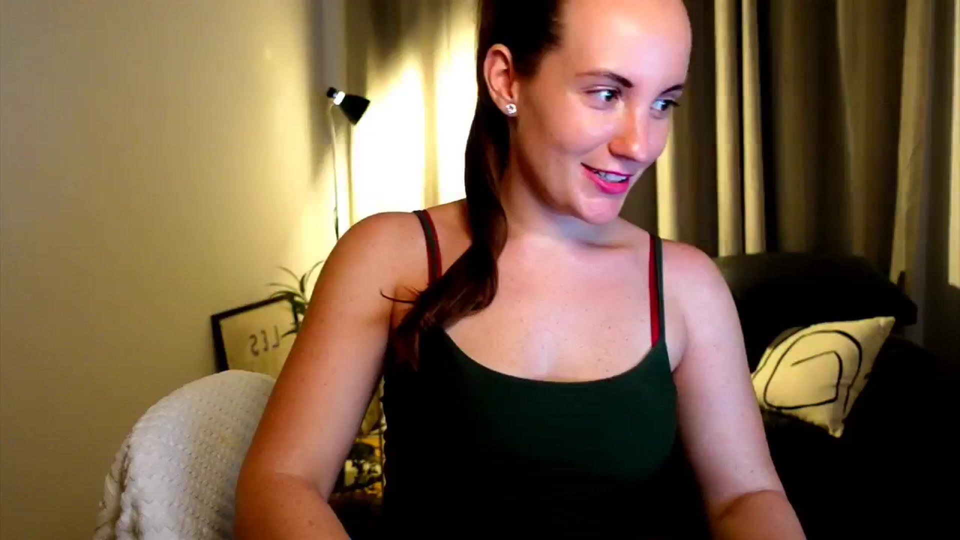 Gallery image thumbnail from Wonderr_Woman's myfreecams stream on, 10/06/2024, 22:15 image 14 of 20