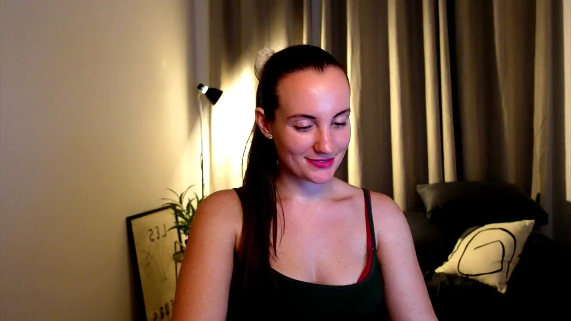 Gallery image thumbnail from Wonderr_Woman's myfreecams stream on, 10/06/2024, 22:15 image 5 of 20