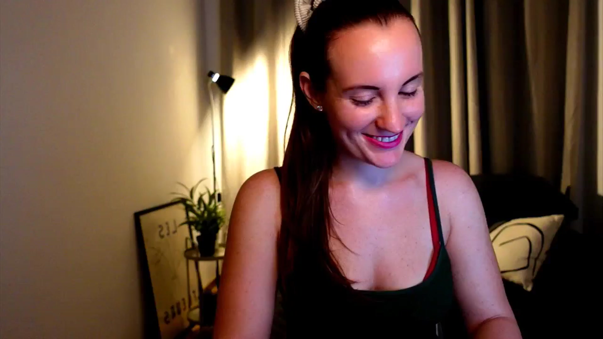 Gallery image thumbnail from Wonderr_Woman's myfreecams stream on, 10/06/2024, 22:15 image 9 of 20
