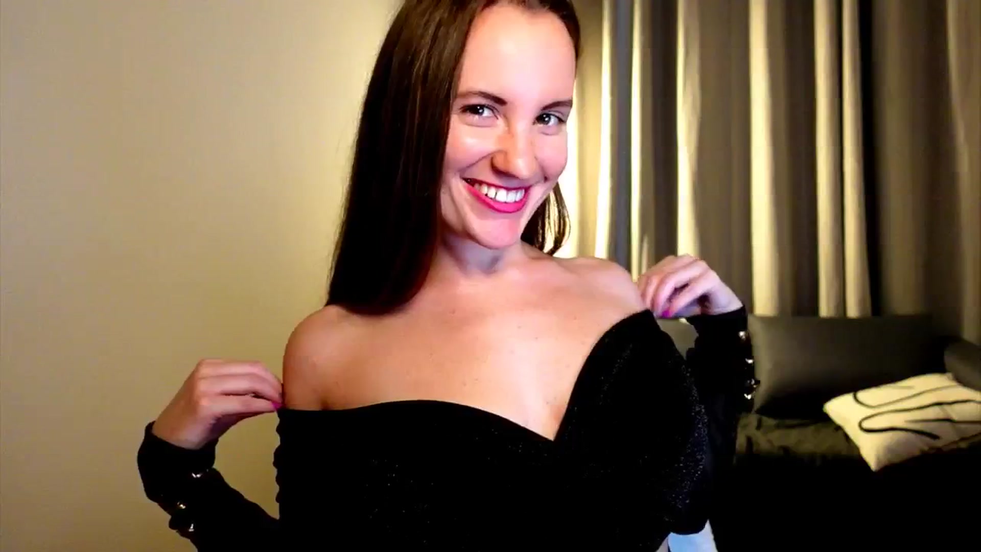 Gallery image thumbnail from Wonderr_Woman's myfreecams stream on, 10/07/2024, 21:52 image 13 of 20