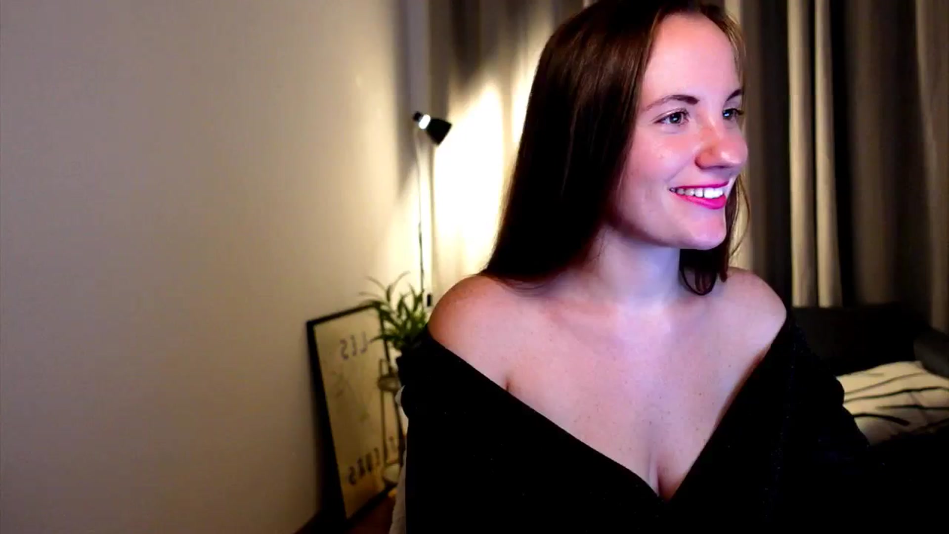 Gallery image thumbnail from Wonderr_Woman's myfreecams stream on, 10/07/2024, 21:52 image 14 of 20