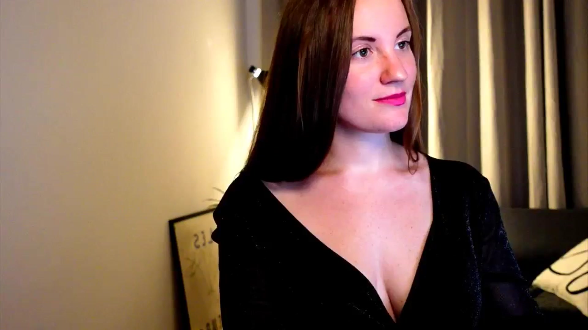 Gallery image thumbnail from Wonderr_Woman's myfreecams stream on, 10/07/2024, 21:52 image 6 of 20