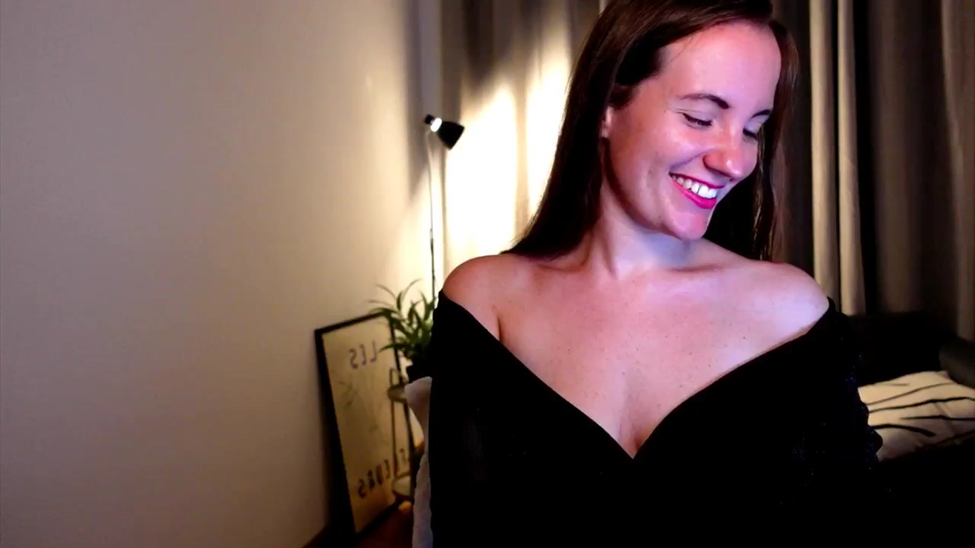 Gallery image thumbnail from Wonderr_Woman's myfreecams stream on, 10/07/2024, 21:52 image 16 of 20