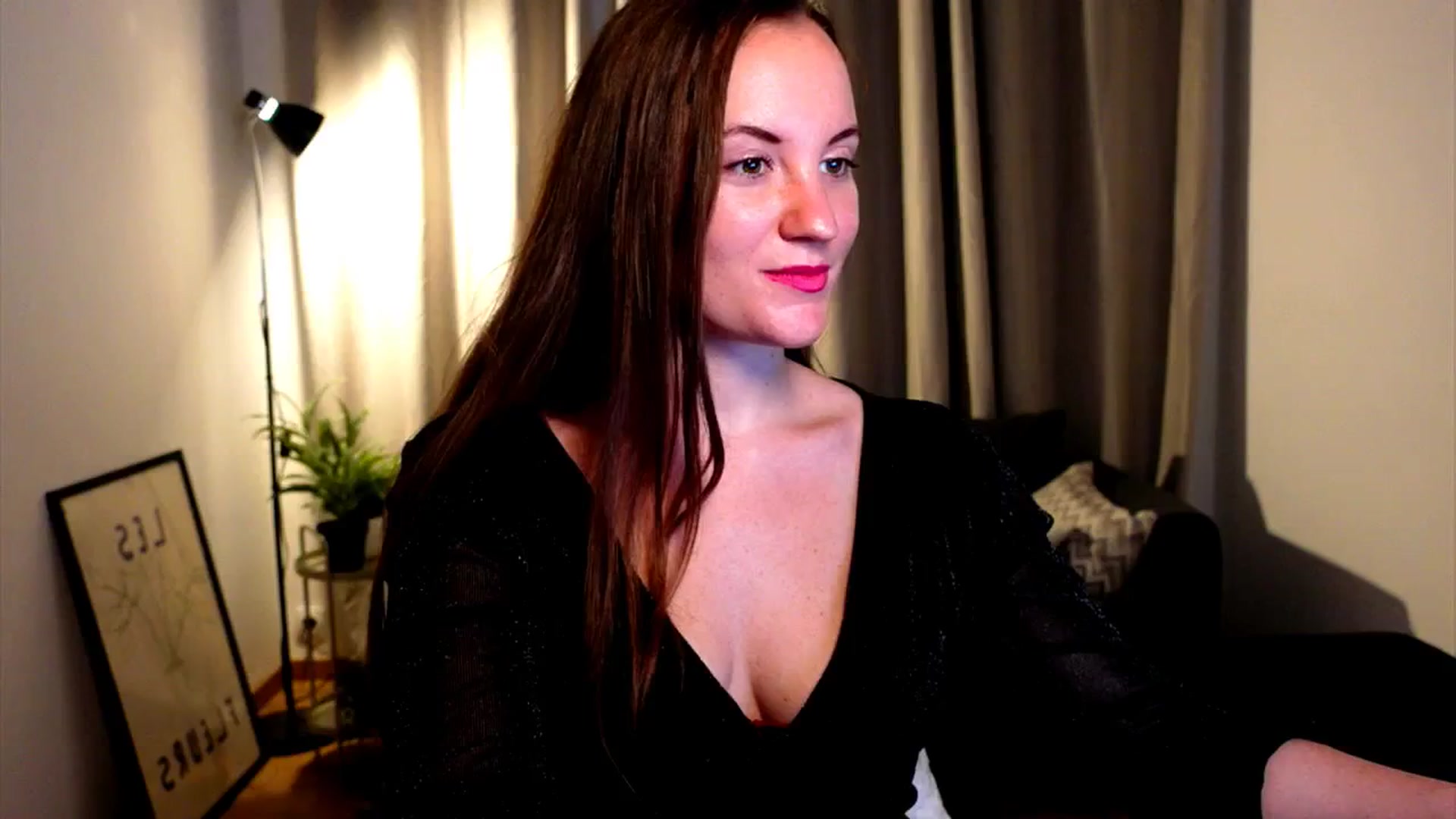 Gallery image thumbnail from Wonderr_Woman's myfreecams stream on, 10/13/2024, 14:07 image 12 of 20