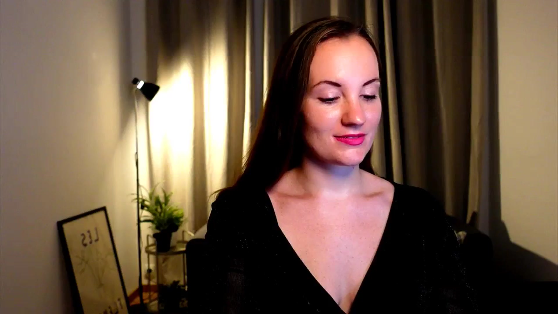 Gallery image thumbnail from Wonderr_Woman's myfreecams stream on, 10/13/2024, 14:07 image 7 of 20