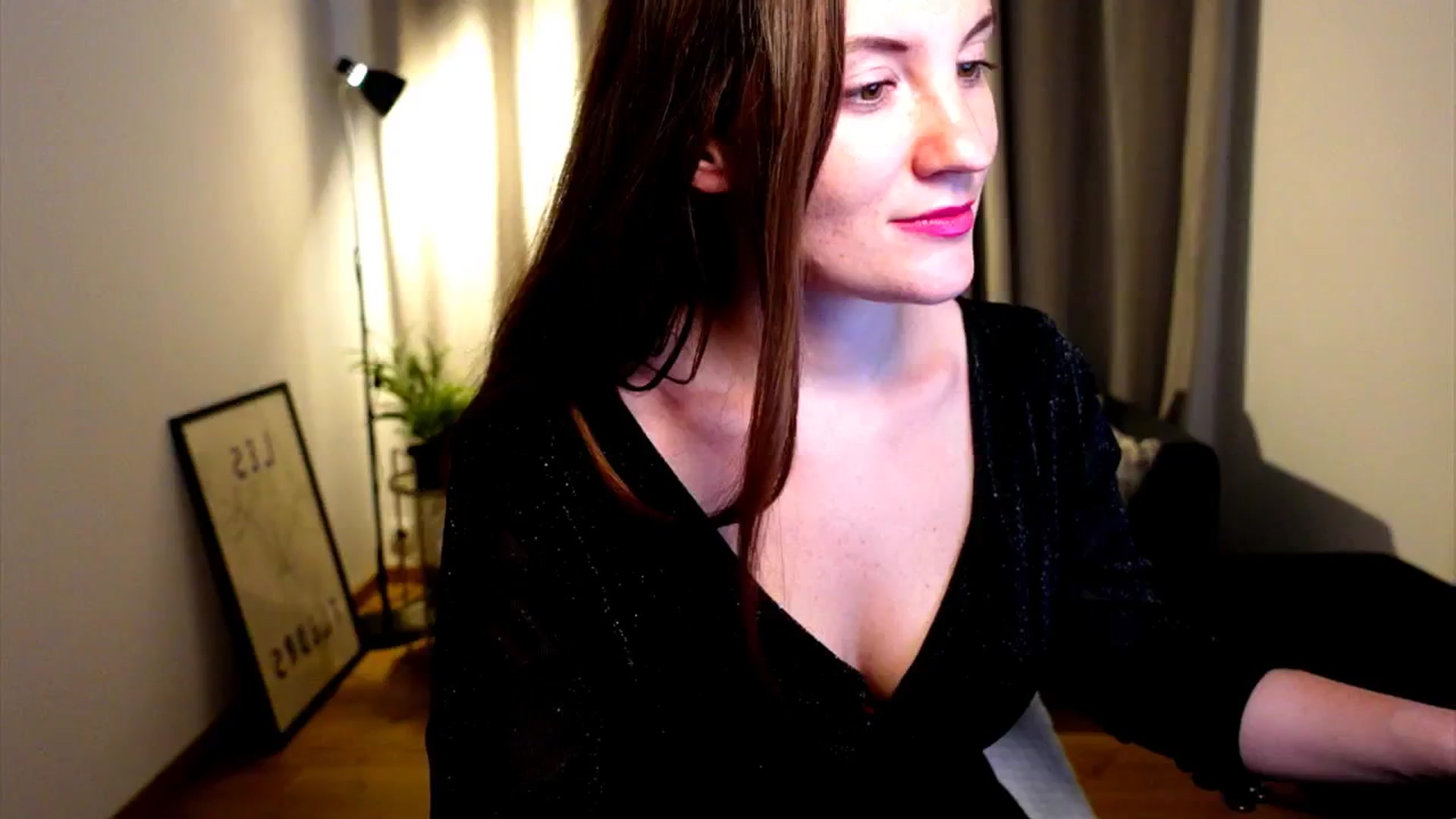 Gallery image thumbnail from Wonderr_Woman's myfreecams stream on, 10/13/2024, 15:19 image 11 of 20