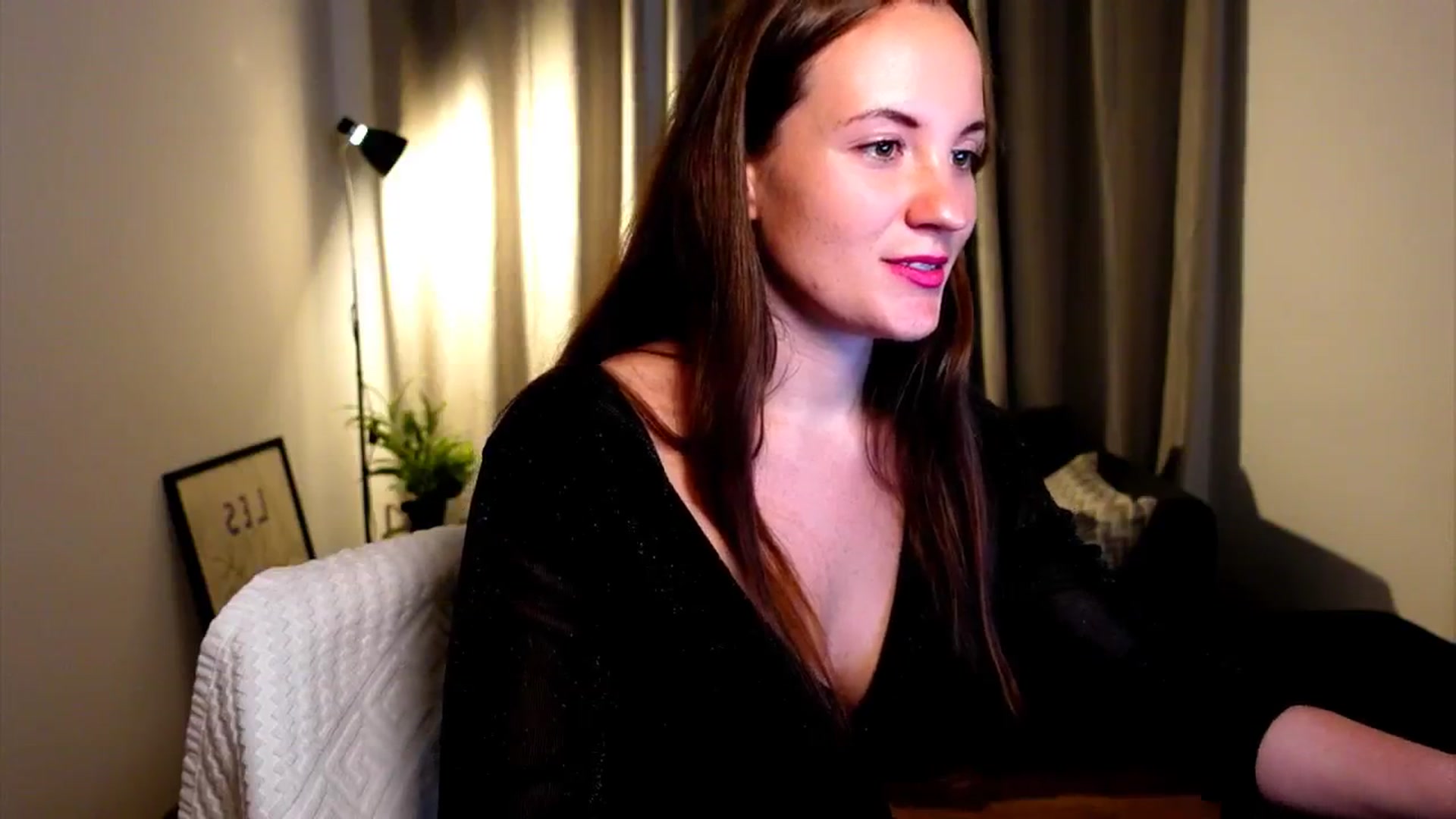 Gallery image thumbnail from Wonderr_Woman's myfreecams stream on, 10/13/2024, 15:44 image 6 of 20