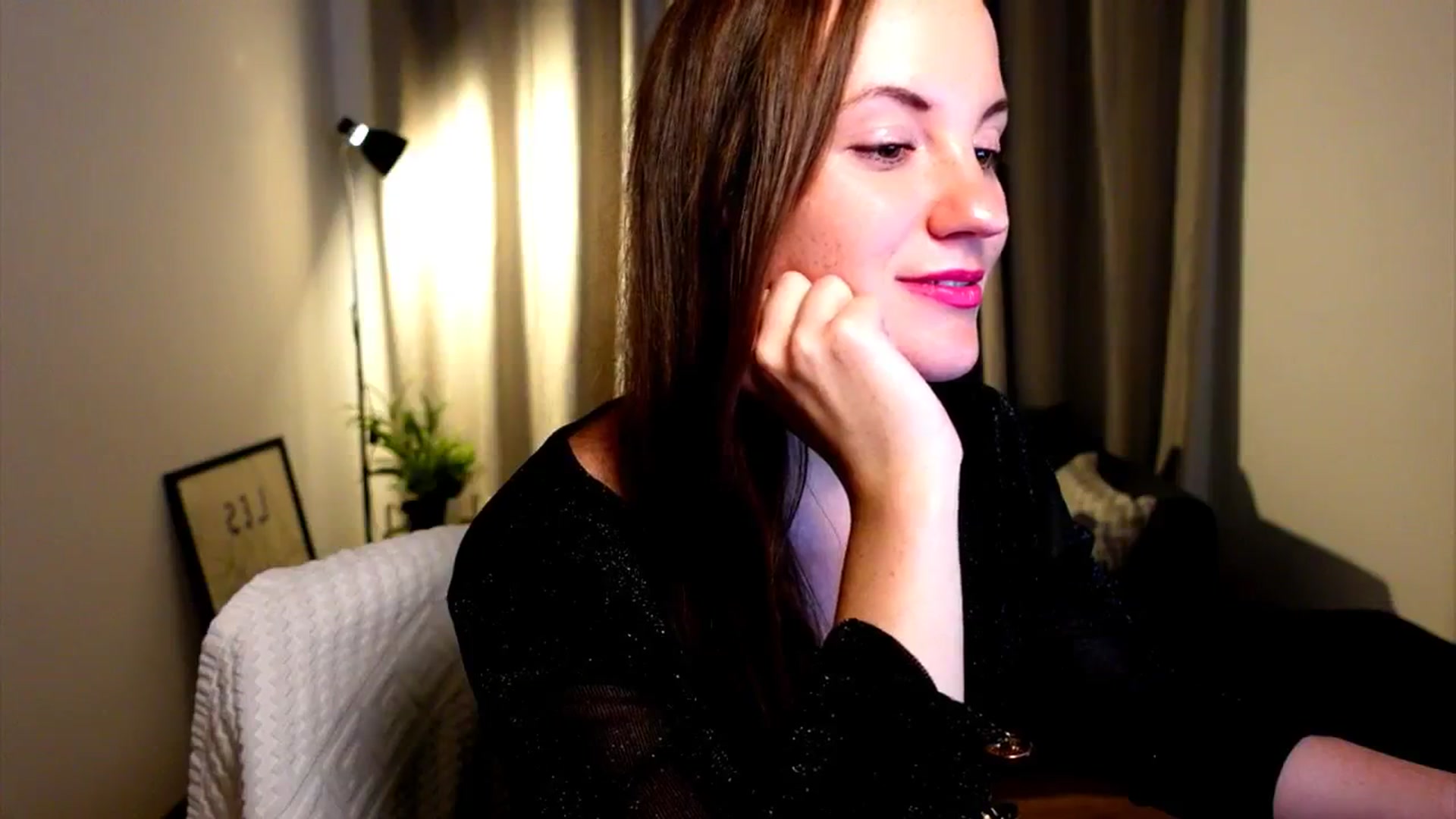 Gallery image thumbnail from Wonderr_Woman's myfreecams stream on, 10/13/2024, 15:44 image 10 of 20