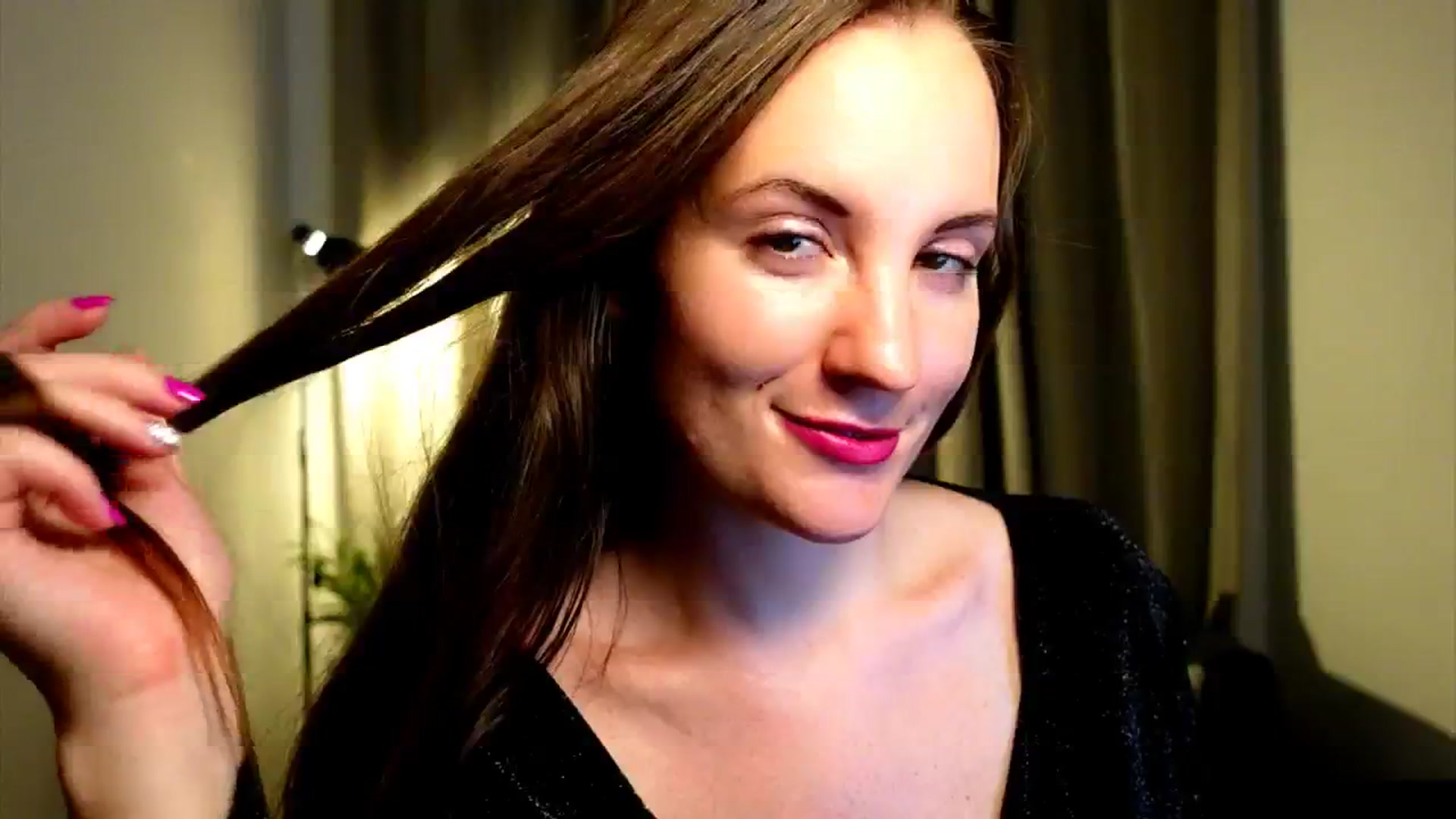 Gallery image thumbnail from Wonderr_Woman's myfreecams stream on, 10/13/2024, 18:16 image 14 of 20