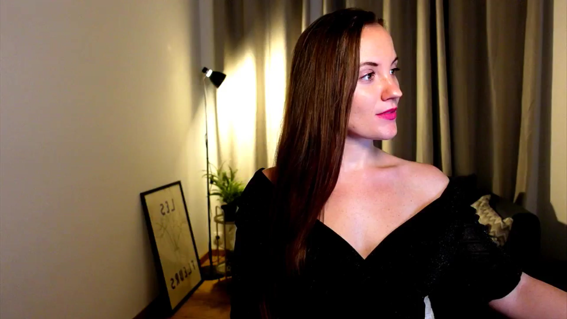 Gallery image thumbnail from Wonderr_Woman's myfreecams stream on, 10/13/2024, 18:51 image 14 of 20