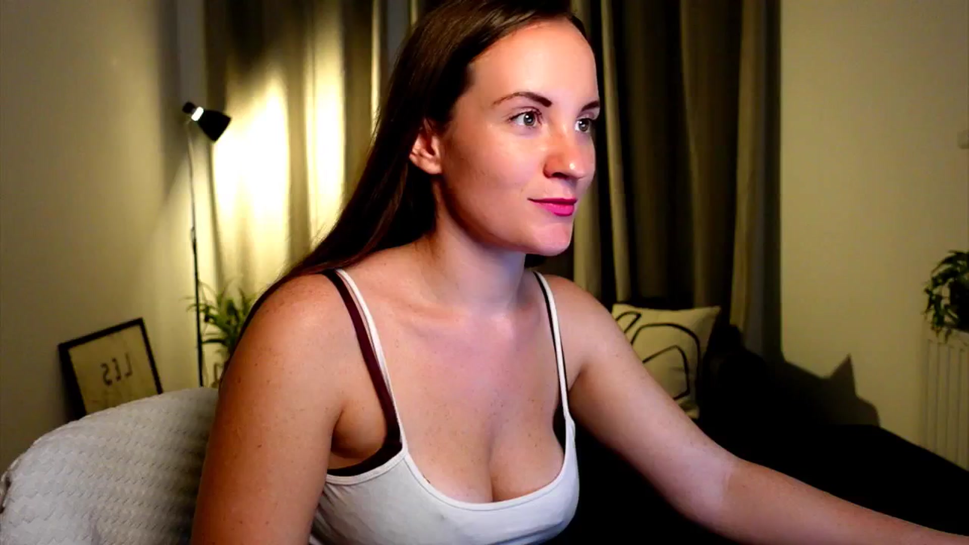 Gallery image thumbnail from Wonderr_Woman's myfreecams stream on, 10/15/2024, 15:35 image 9 of 20