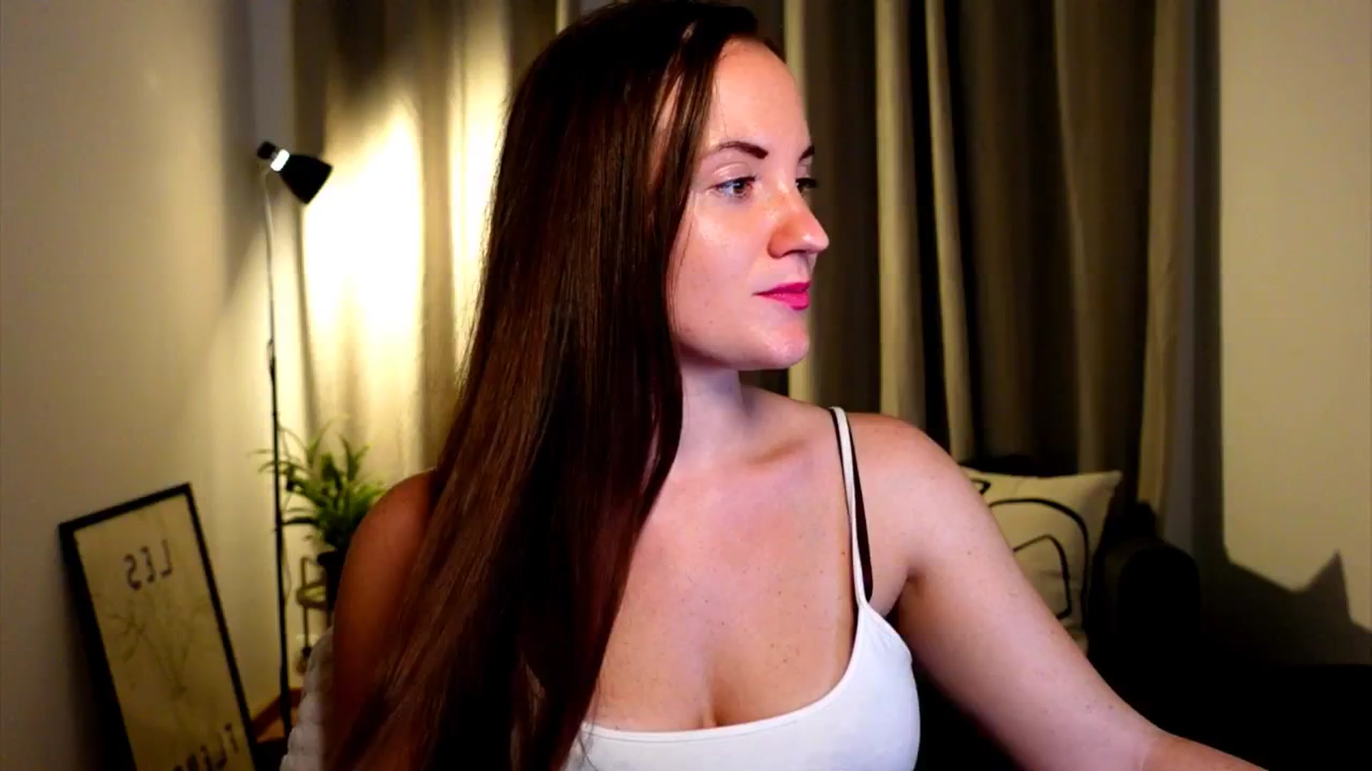 Gallery image thumbnail from Wonderr_Woman's myfreecams stream on, 10/15/2024, 17:15 image 2 of 20