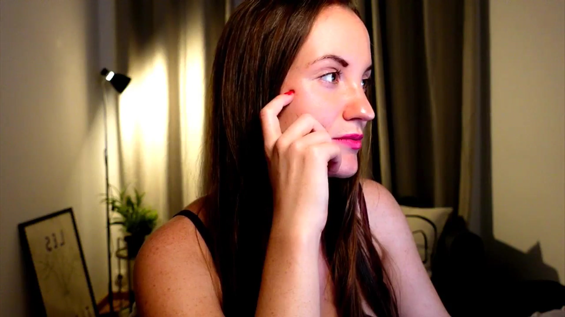 Gallery image thumbnail from Wonderr_Woman's myfreecams stream on, 10/15/2024, 17:15 image 19 of 20