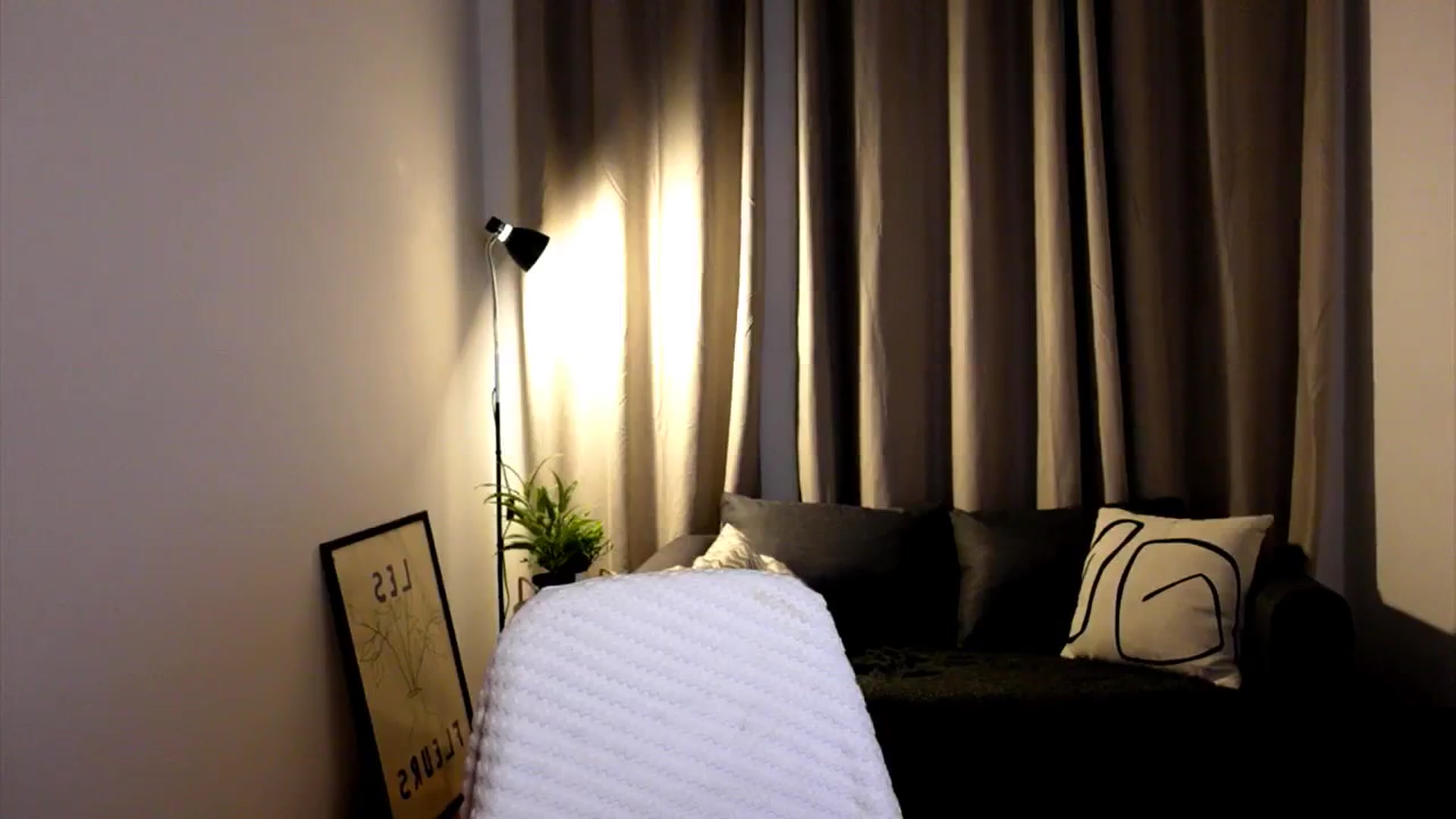 Gallery image thumbnail from Wonderr_Woman's myfreecams stream on, 10/15/2024, 17:15 image 14 of 20