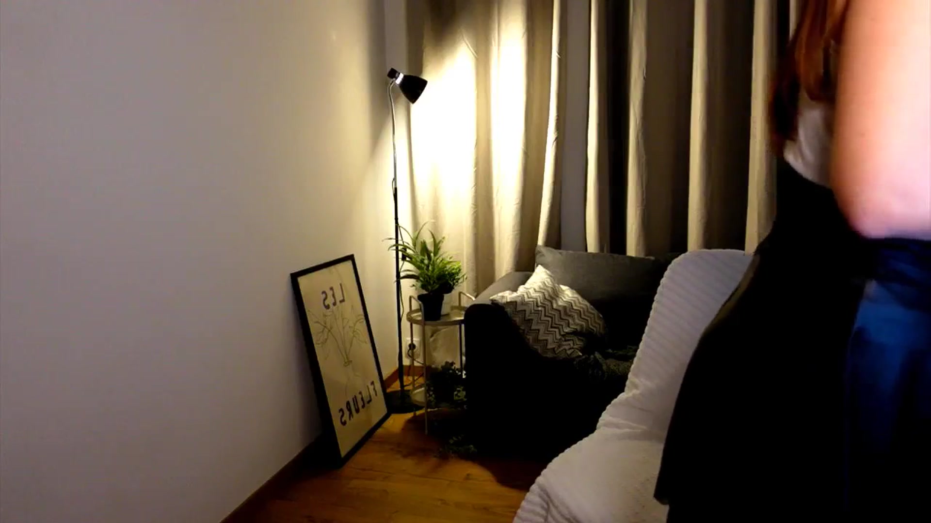 Gallery image thumbnail from Wonderr_Woman's myfreecams stream on, 10/15/2024, 17:15 image 9 of 20