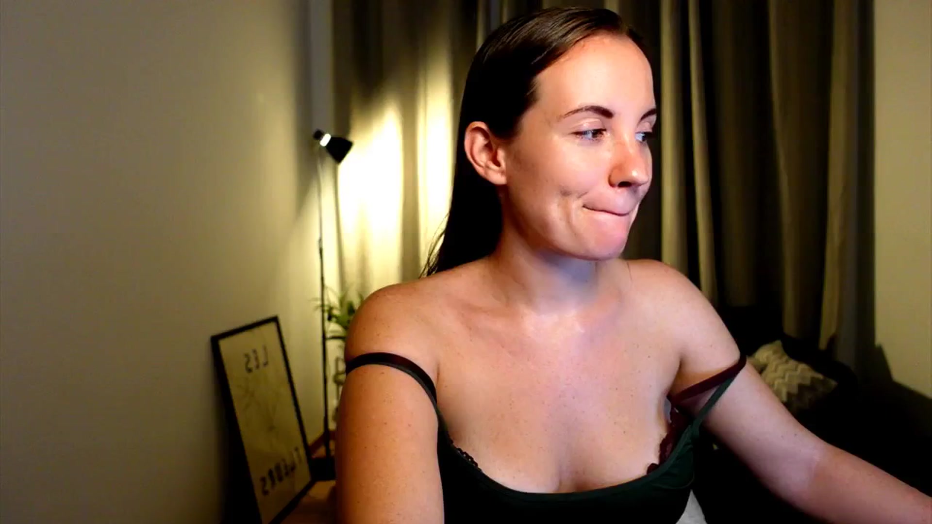 Gallery image thumbnail from Wonderr_Woman's myfreecams stream on, 10/16/2024, 15:53 image 20 of 20