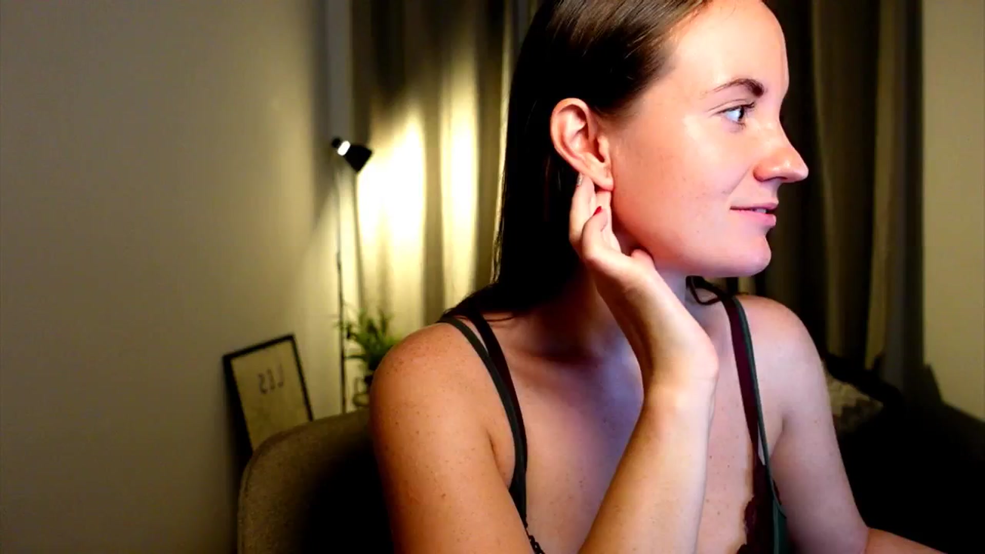 Gallery image thumbnail from Wonderr_Woman's myfreecams stream on, 10/16/2024, 15:53 image 14 of 20
