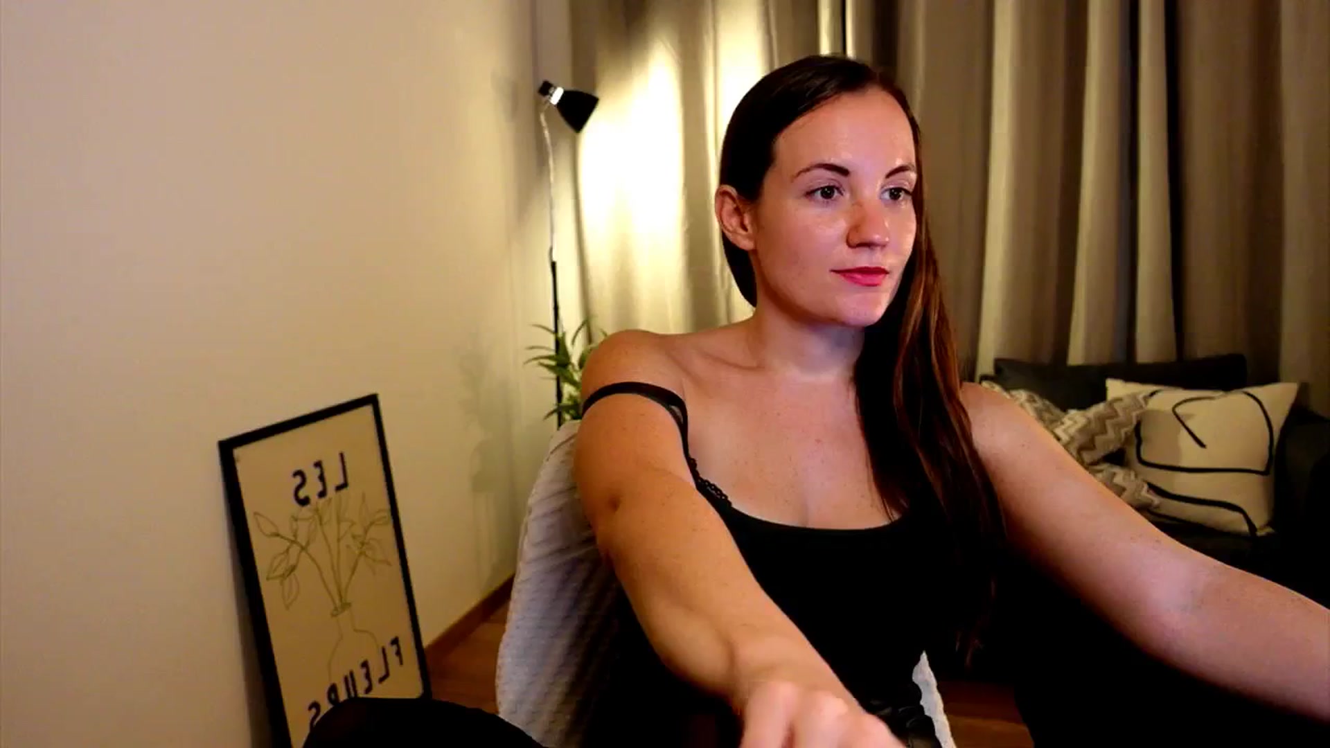 Gallery image thumbnail from Wonderr_Woman's myfreecams stream on, 10/18/2024, 14:50 image 18 of 20