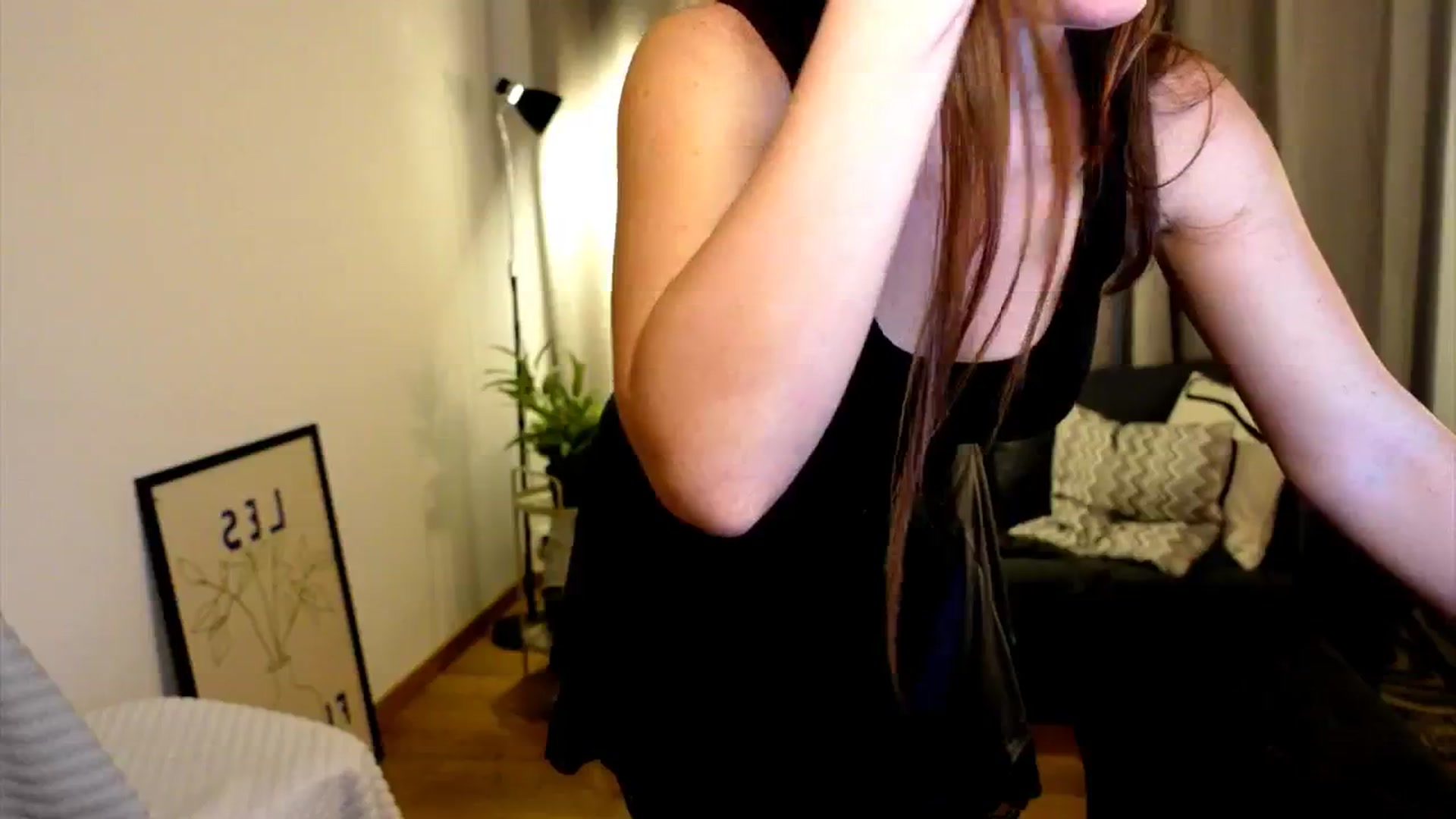 Gallery image thumbnail from Wonderr_Woman's myfreecams stream on, 10/20/2024, 19:34 image 13 of 20